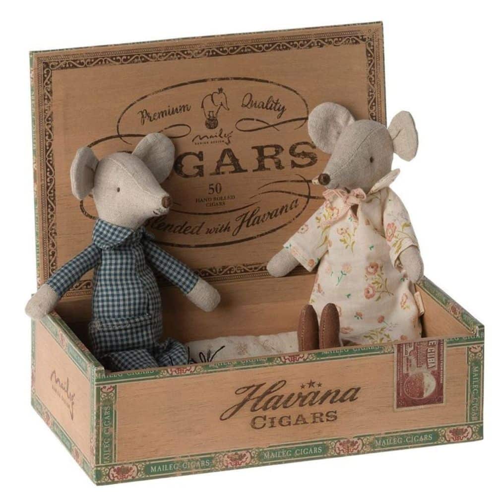 Grandma and grandpa mice in cigarbox Maileg