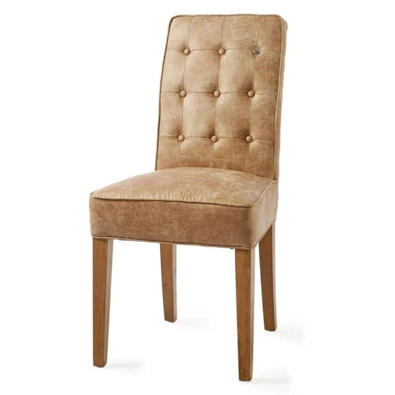 Ruokatuoli Cape Breton Camel Pellini Riviéra Maison Vintage-tyylinen ilme ja helppohoitoisuus Tuolin pellini-nahkaverhoilu on käsitelty erityisellä hiontaprosessilla, joka luo kauniin vintage-ilmeen. Pinta on helppo pyyhkiä puhtaaksi, ja pinttyneempiä tahroja varten on saatavilla erikoispuhdistusaine. Tukeva rakenne ja mukava istuin Ruokatuoli Hamptonin runko on valmistettu kestävästä kumipuusta, mikä tekee siitä vakaan ja pitkäikäisen. Pehmustettu istuin ja selkänoja takaavat miellyttävän istumakokemuksen, ja ajaton muotoilu sopii moniin sisustustyyleihin.