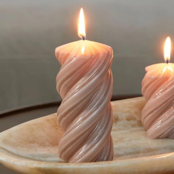 Blunt candle Twisted pink L Rivièra Maison