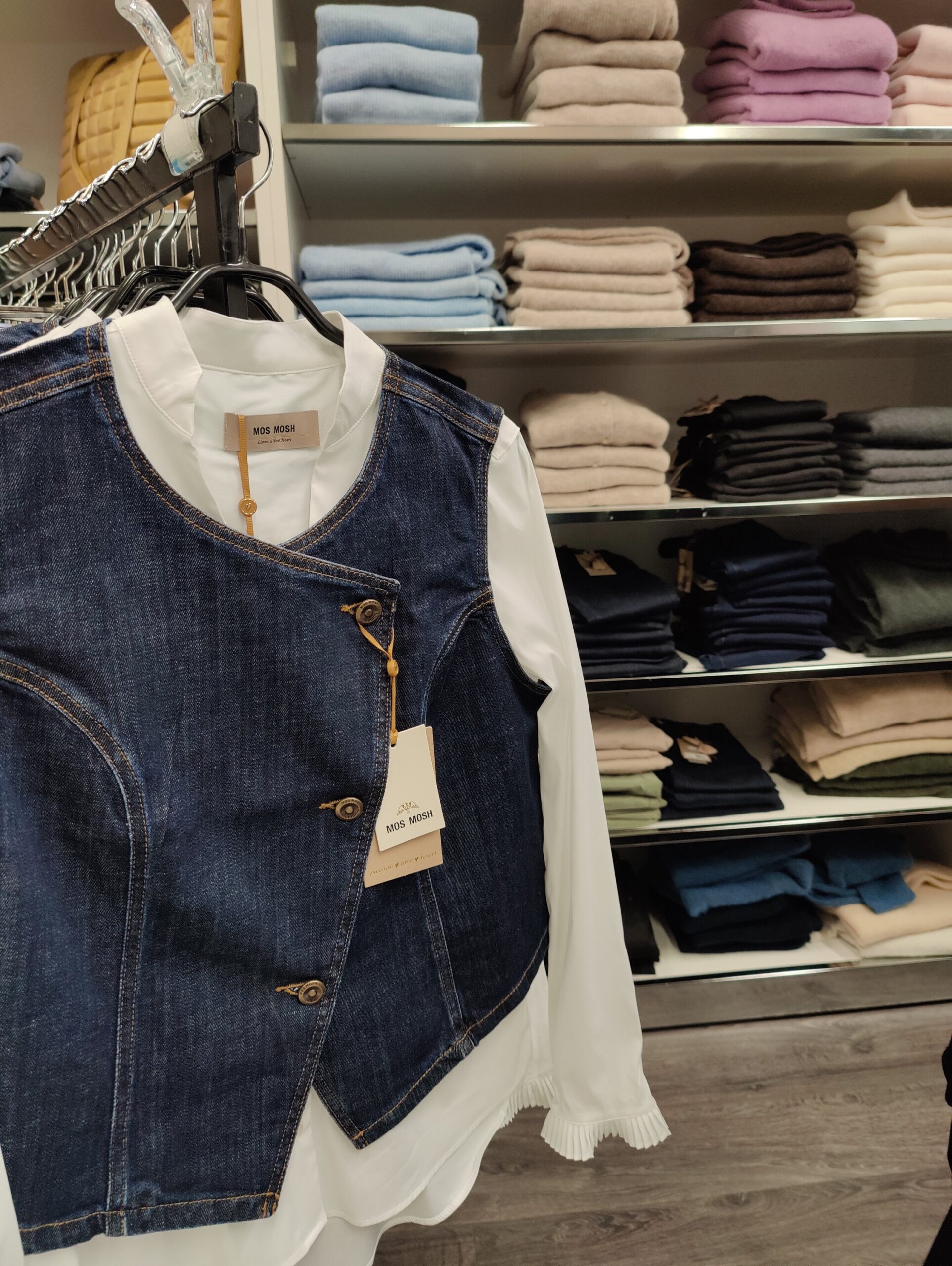 Kauluspaita Hassie valkoinen Mos Mosh