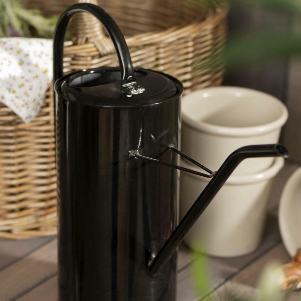 Kastelukannu 2,7L musta Ib Laursen