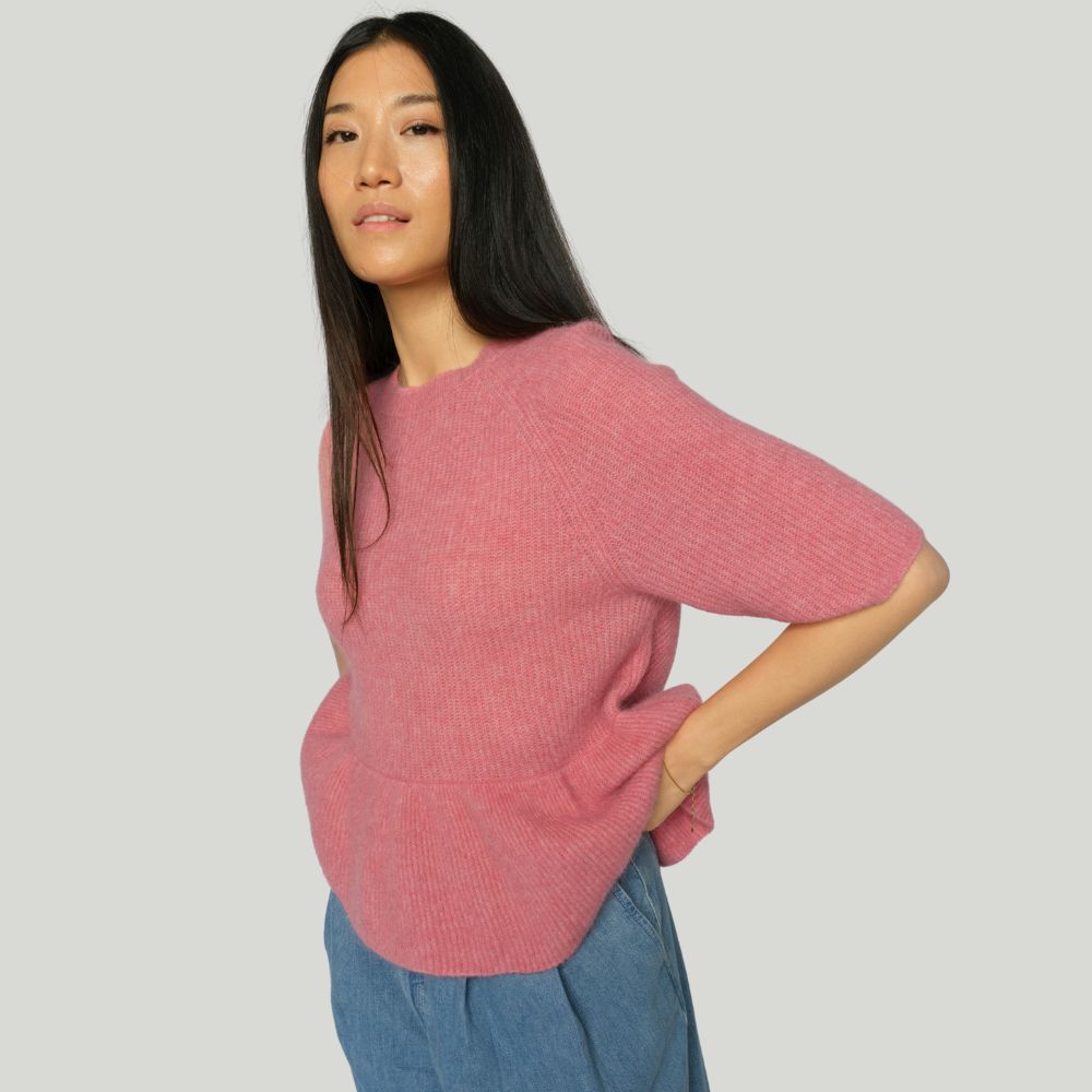 Alpakkaneule Thora Frill vaalea roosa Mos Mosh