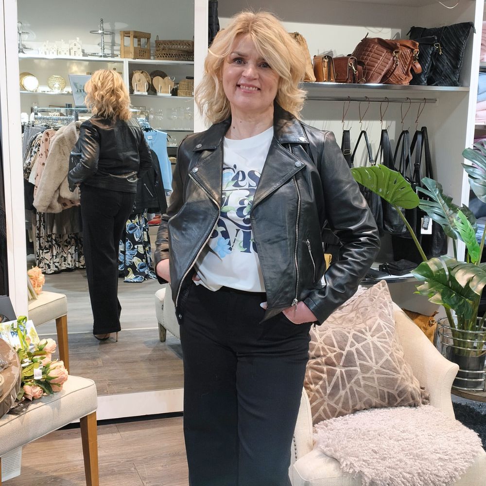 T-paita Flowish valkoinen Mos Mosh